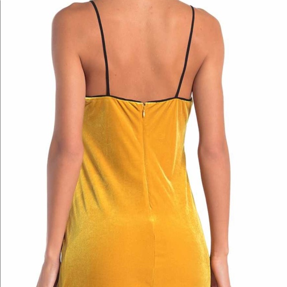 ⭐️NEW Velour Yellow Dress - Picture 3 of 8